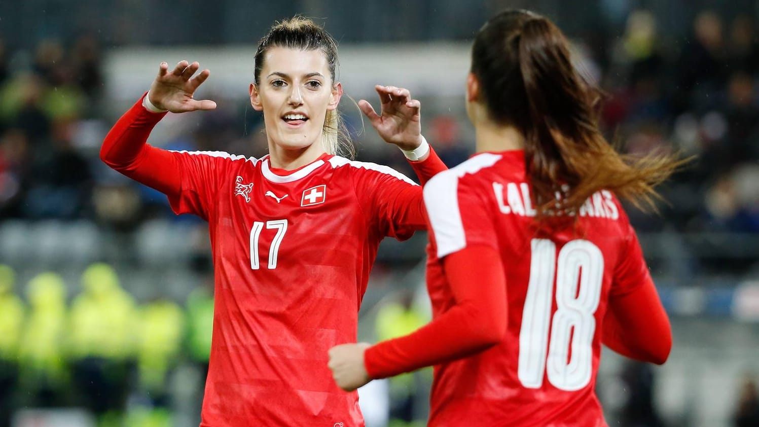 Florijana Ismaili jubelt über ein Tor im November 2017: Die Schweizer Nationalspielerin wird vermisst.