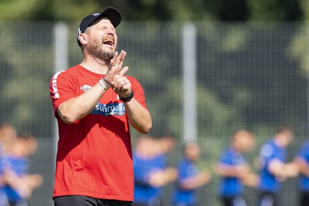 Leitet den Trainingsauftakt von Aufsteiger SC Paderborn: Chefcoach Steffen Baumgart.