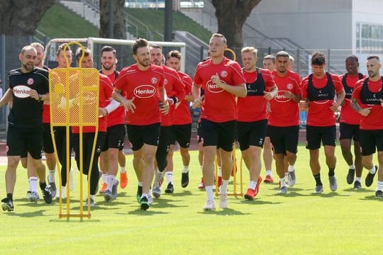 Vor 300 Fans startaet Fortuna Düsseldorf mit der Saisonvorbereitung.