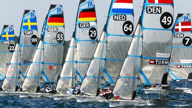 Zum weltgrößten Segelereignis, der Kieler Woche, kamen fast 4000 Sportler aus über 50 Nationen. Zum weltgrößten Segelereignis, der Kieler Woche, kamen fast 4000 Sportler aus über 50 Nationen.