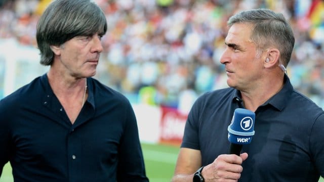 Joachim Löw gab vor dem U21-EM-Finale sein erstes Interview nach seinem Fehlen bei den EM-Quali. Joachim Löw gab vor dem U21-EM-Finale sein erstes Interview nach seinem Fehlen bei den EM-Quali.