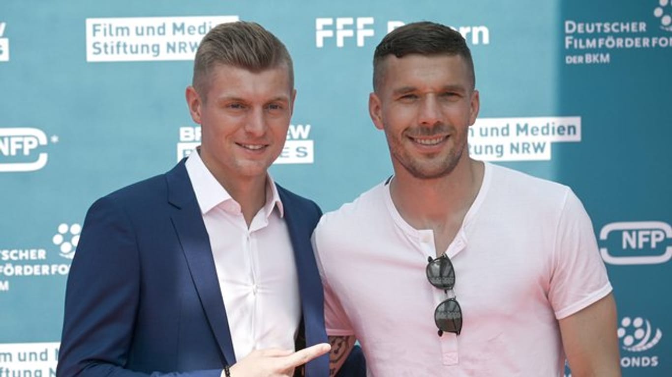 Lukas Podolski war bei der Premiere der Dokumentation seines früheren DFB-Teamkollegen Toni Kroos.