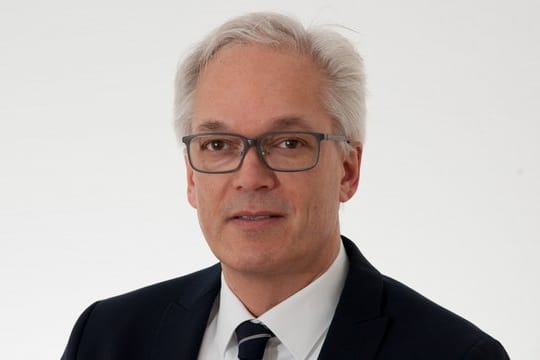 Peter Meyer ist Fachanwalt für Arbeitsrecht in Berlin und Mitglied des Geschäftsführenden Ausschusses der Arbeitsgemeinschaft Arbeitsrecht im Deutschen Anwaltverein (DAV).