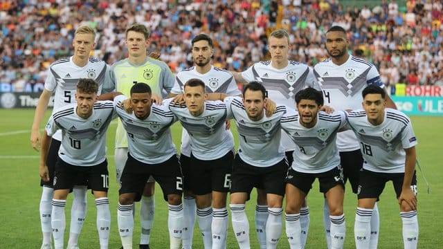Spieler der deutschen U21 empfehlen sich mit ihren Leistungen bei der EM für das DFB-Team. Spieler der deutschen U21 empfehlen sich mit ihren Leistungen bei der EM für das DFB-Team.
