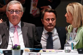 Der ausscheidende EU-Kommissionschef Jean-Claude Juncker (links) bei den Beratungen um seine Nachfolge: Ein neues Personalpaket macht die Runde.