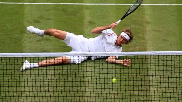 Alexander Zverev musste sich dem Qualifikanten Jiri Vesely geschlagen geben.