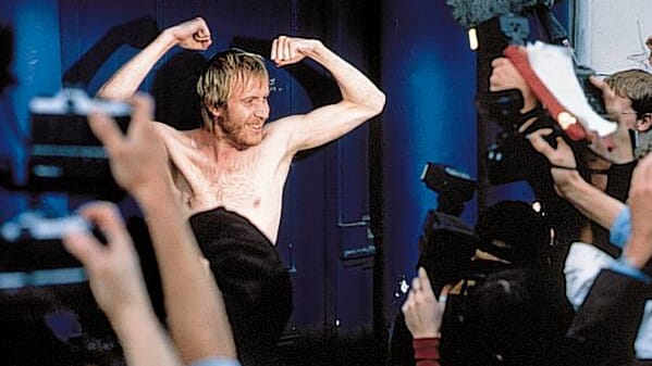 "Notting Hill": Im Film trug Rhys Ifans als "Spike" nicht viele Klamotten.