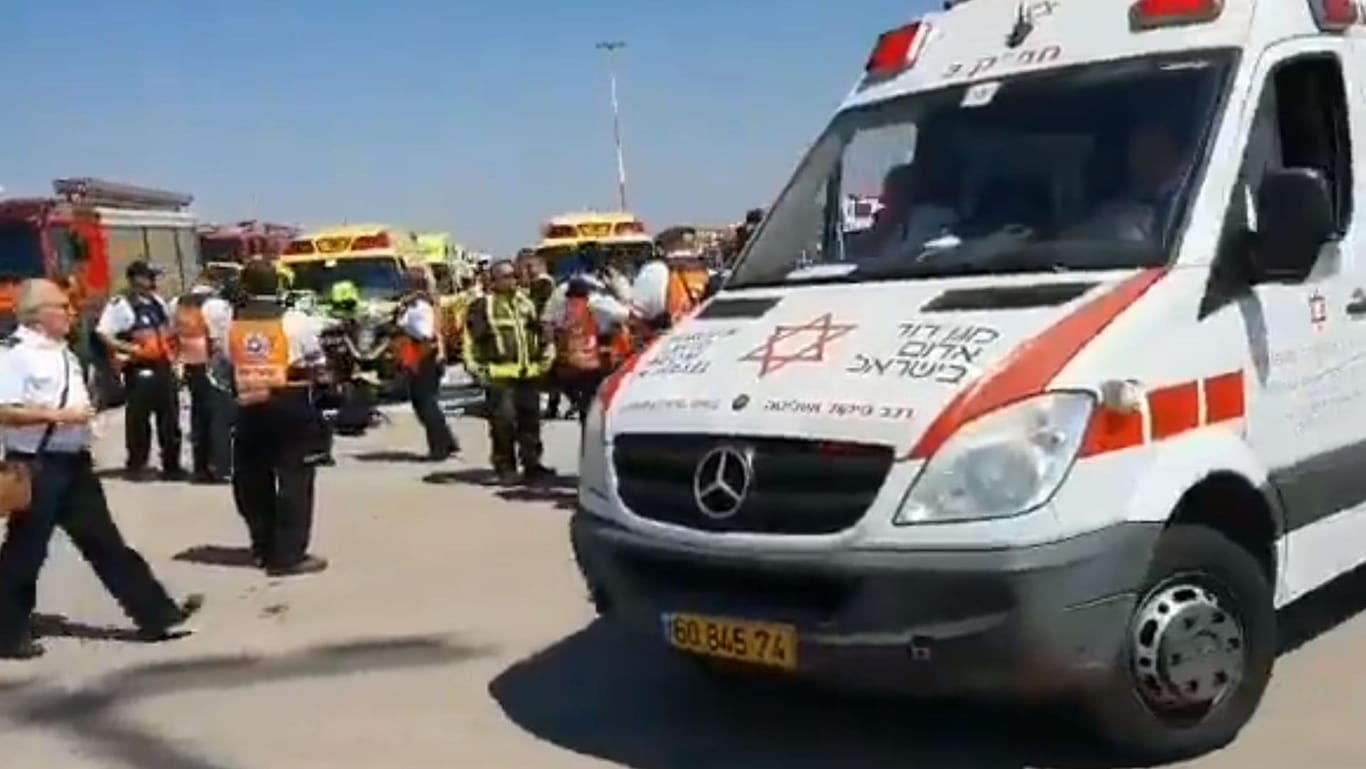 Der israelische Flughafen Ben Gurion bei Tel Aviv: Hier bereitet man sich auf die Notlandung einer in Deutschland gestarteten Passagiermaschine vor.