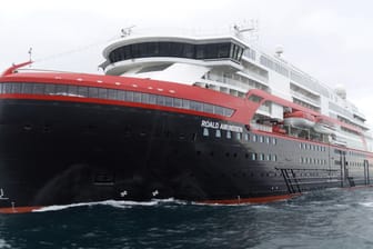 "Roald Amundsen": Mit reichlich Verspätung geht das neue Kreuzfahrtschiff auf Jungfernfahrt.