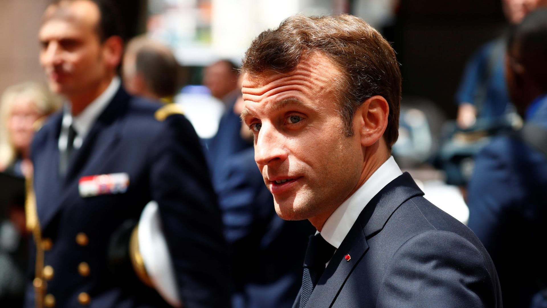 Bedient: Emmanuel Macron verlässt am Montag den EU-Gipfel in Brüssel.