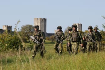 Schwedische Soldaten auf Gotland: Seit 2015 hat Schweden Truppen auf der Ostseeinsel stationiert