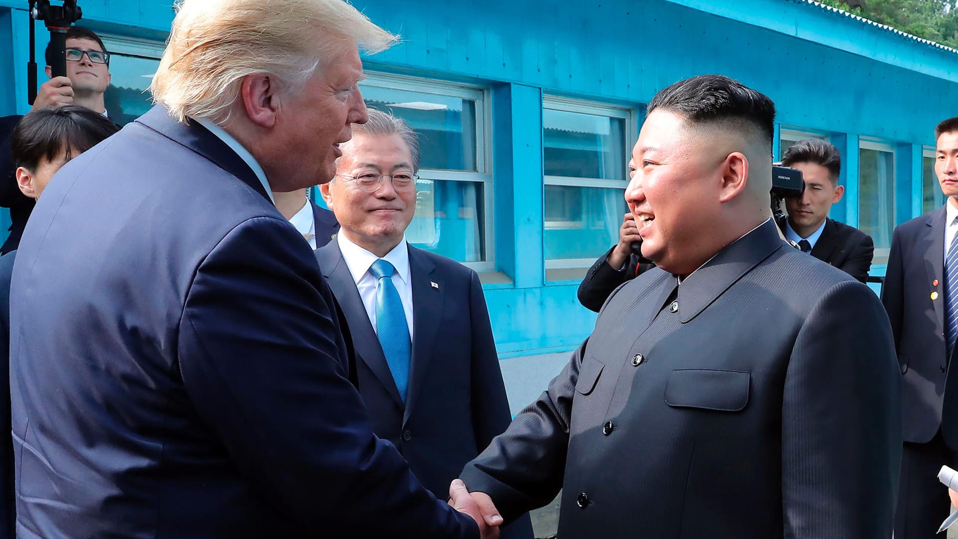 Donald Trump und Kim Jong Un treffen sich an der Grenze zwischen Süd- und Nordkorea: Wie gesund ist der nordkoreanische Machthaber? Donald Trump und Kim Jong Un treffen sich an der Grenze zwischen Süd- und Nordkorea: Wie gesund ist der nordkoreanische Machthaber?