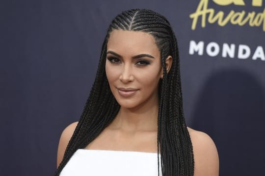 Kim Kardashian West sucht einen neuen Namen für ihre Unterwäsche-Kollektion.