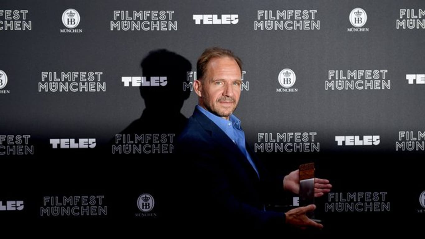 Ralph Fiennes ist in München mit dem CineMerit Award geehrt worden.