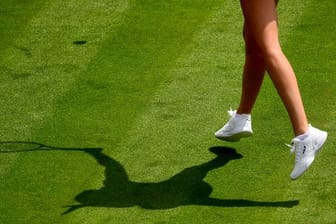 Die deutschen Tennisprofis wollen am zweiten Tag in Wimbledon ein Debakel wie zum Auftakt vermeiden.
