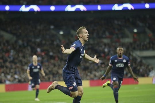 Luuk de Jong wechselt von PSV Eindhoven zum FC Sevilla.