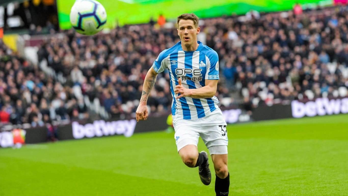 Zuletzt auf der Insel aktiv: Erik Durm lief für Huddersfield Town auf.