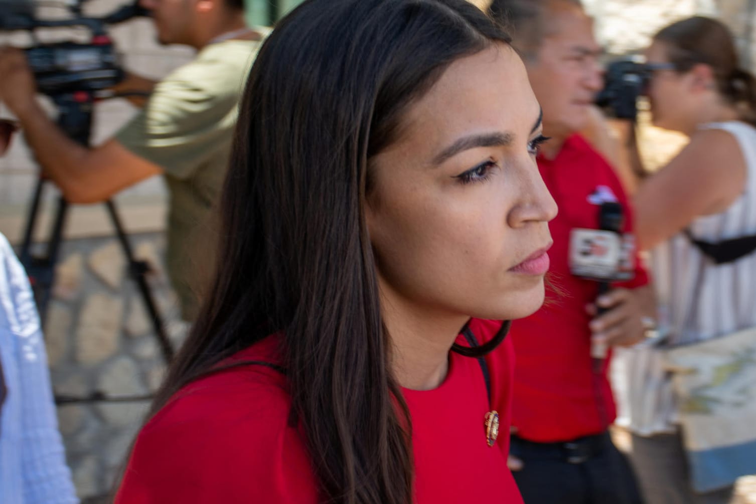 Alexandria Ocasio-Cortez verlässt die Grenzkontrollstation in El Paso: Cortez berichtete auf Twitter von ihren Erlebnissen beim Besuch der Haftanstalt.