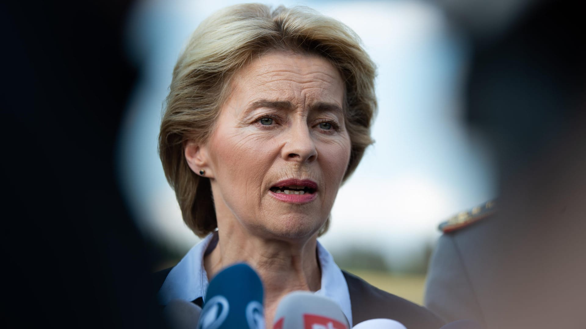 Ursula von der Leyen: Angela Merkel testet in Brüssel offenbar, ob die Verteidigungsministerin für ein EU-Spitzenamt mehrheitsfähig ist.