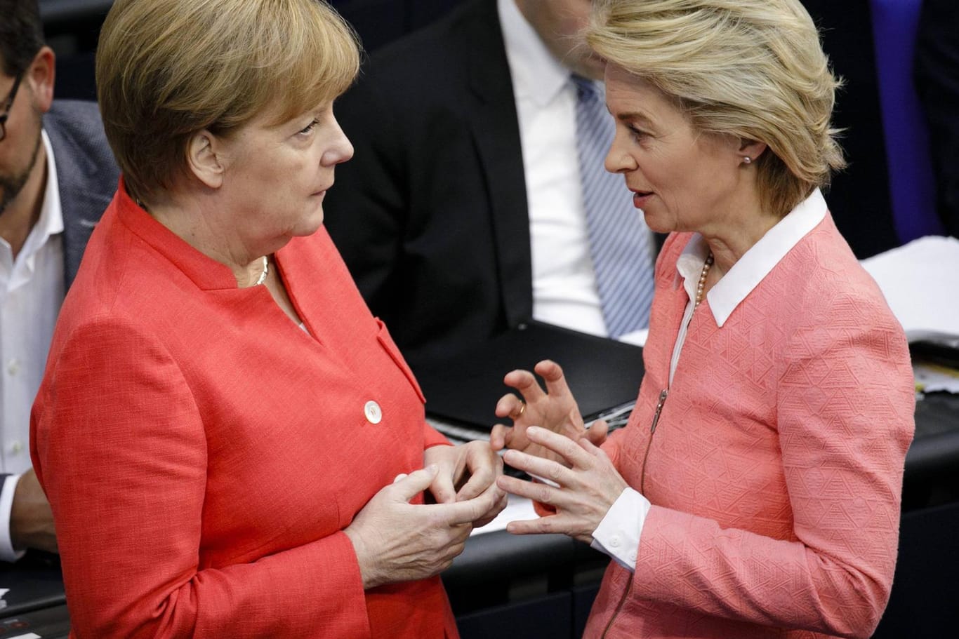 Weggefährtinnen: Bundeskanzlerin Angela Merkel und Bundesverteidigungsministerin Ursula von der Leyen.