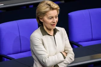 Verteidigungsministerin Ursula von der Leyen: Merkels "Ersatzspielerin", titelte die Zeitung "De Standard" über die mögliche Kommissionschefin.
