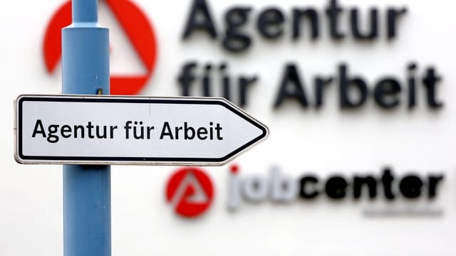 Bei den Agenturen für Arbeit kam laut DGB-Auswertung 2018 im Monatsdurchschnitt auf 26 Arbeitslose einer mit Reha-Maßnahme.