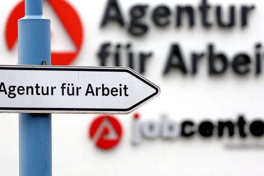 Bei den Agenturen für Arbeit kam laut DGB-Auswertung 2018 im Monatsdurchschnitt auf 26 Arbeitslose einer mit Reha-Maßnahme.