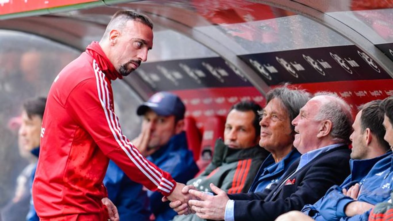 Hat noch keinen neuen Arbeitgeber aber gute Ratschläge für den FC Bayern: Franck Ribéry.