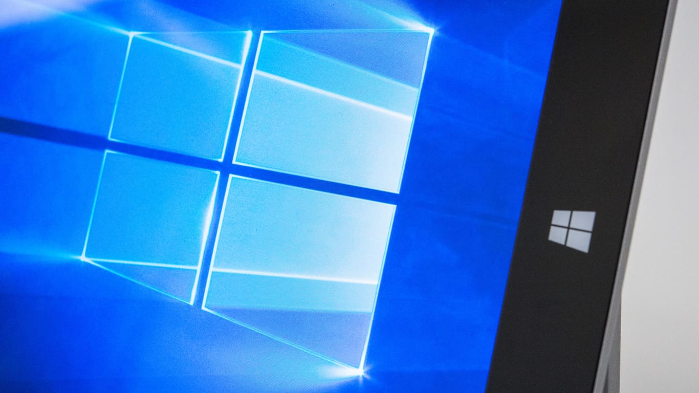 Ein Computer mit Windows 10: Microsoft hat das Update von Windows 10 auf älteren Mac-Rechnern gestoppt. (Symbolbild)