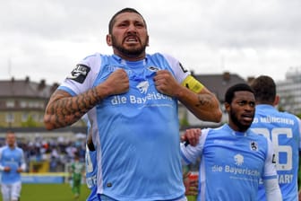 Sascha Mölders vom TSV 1860 München will mit seinem Team zum Auftakt gegen Münster jubeln.