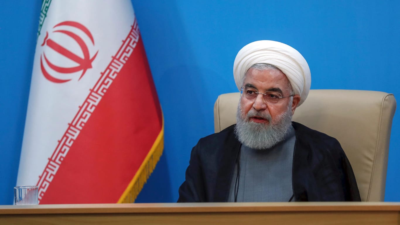 Präsident Hassan Ruhani: Der Iran kündigt an, seine Uranvorräte weiter anzureichern.