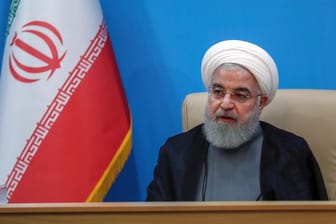 Präsident Hassan Ruhani: Der Iran kündigt an, seine Uranvorräte weiter anzureichern.