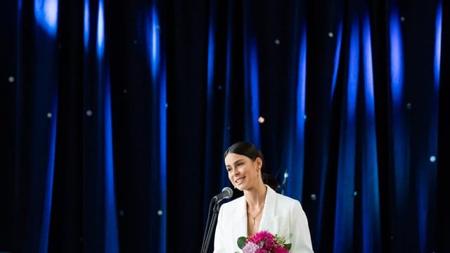 Lena Meyer-Landrut ist mit dem Bildungspreis der Hochschule Ansbach ausgezeichnet worden. Lena Meyer-Landrut ist mit dem Bildungspreis der Hochschule Ansbach ausgezeichnet worden.