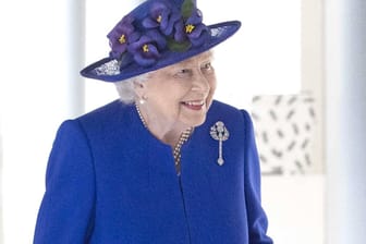 Königin Elizabeth II.: Die Queen besitzt eine ganze Etage nur für ihre Kleider.