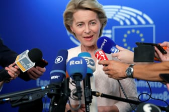 Verteidigungsministerin von der Leyen: Wird sie Kommissionschefin?