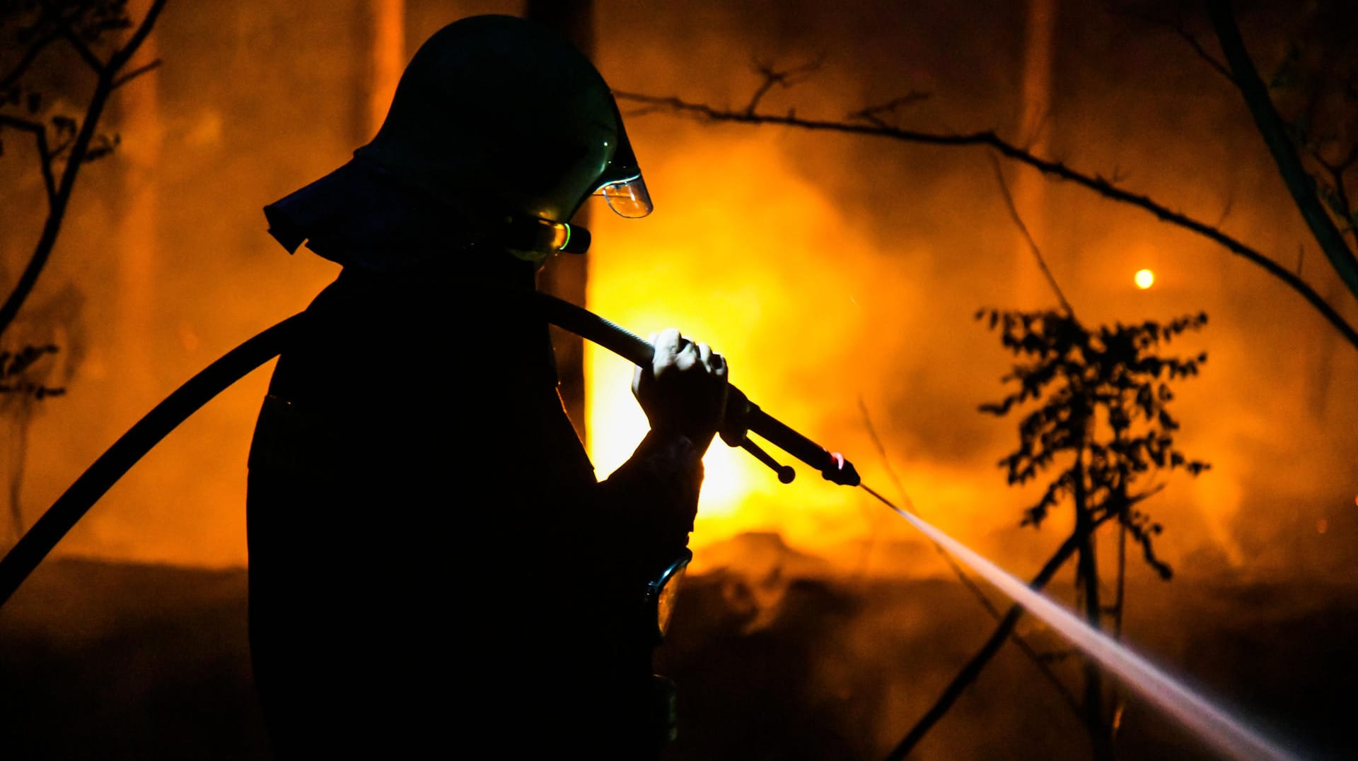 Waldbrand in Brandenburg: In Deutschland mangelt es an der nötigen Ausstattung für die Bekämpfung heftiger Feuer.