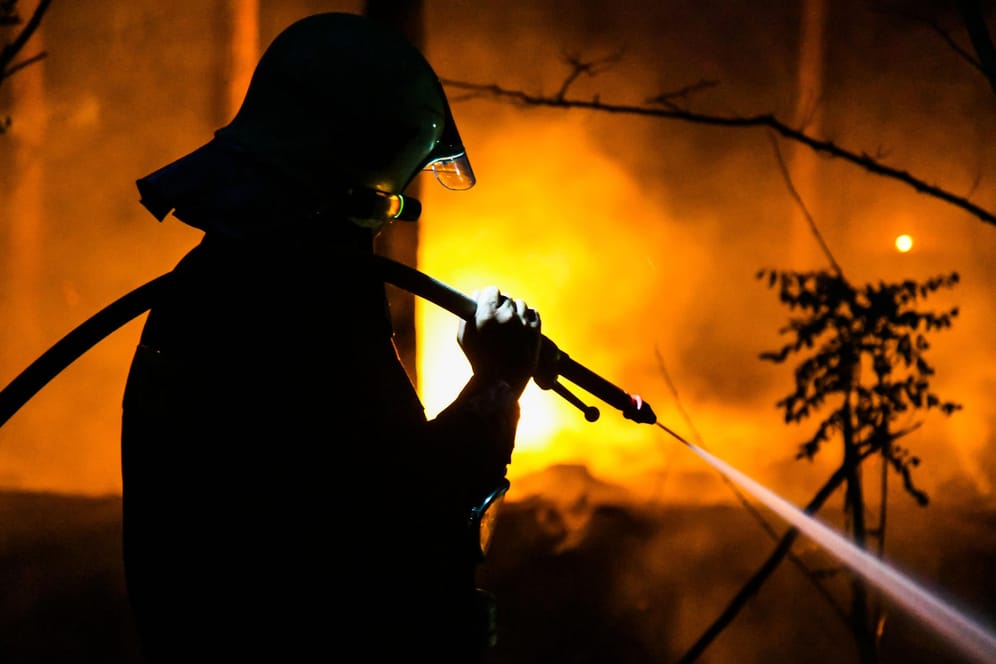 Waldbrand in Brandenburg: In Deutschland mangelt es an der nötigen Ausstattung für die Bekämpfung heftiger Feuer.