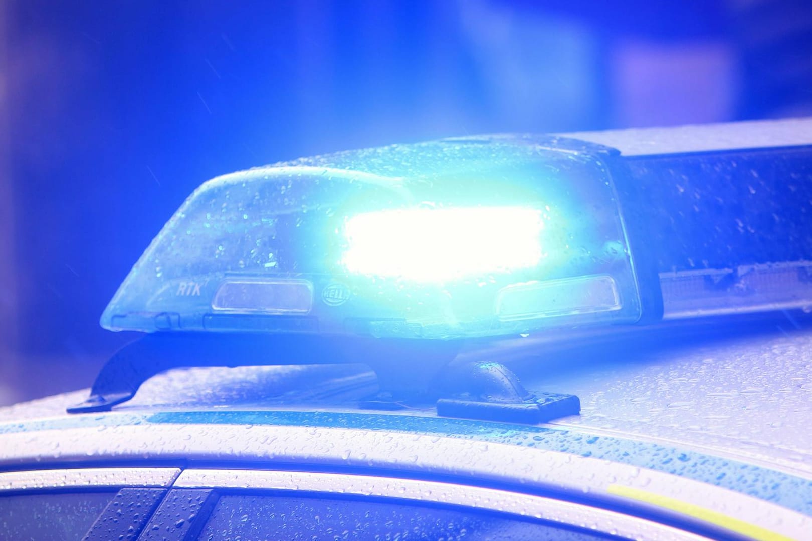 Polizei im Einsatz (Symbolbild): Eine Videoüberwachungskamera hat das Rennen aufgezeichnet.