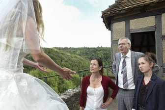 Szene aus der ARD-Komödie "Eine Hochzeit platzt selten allein".