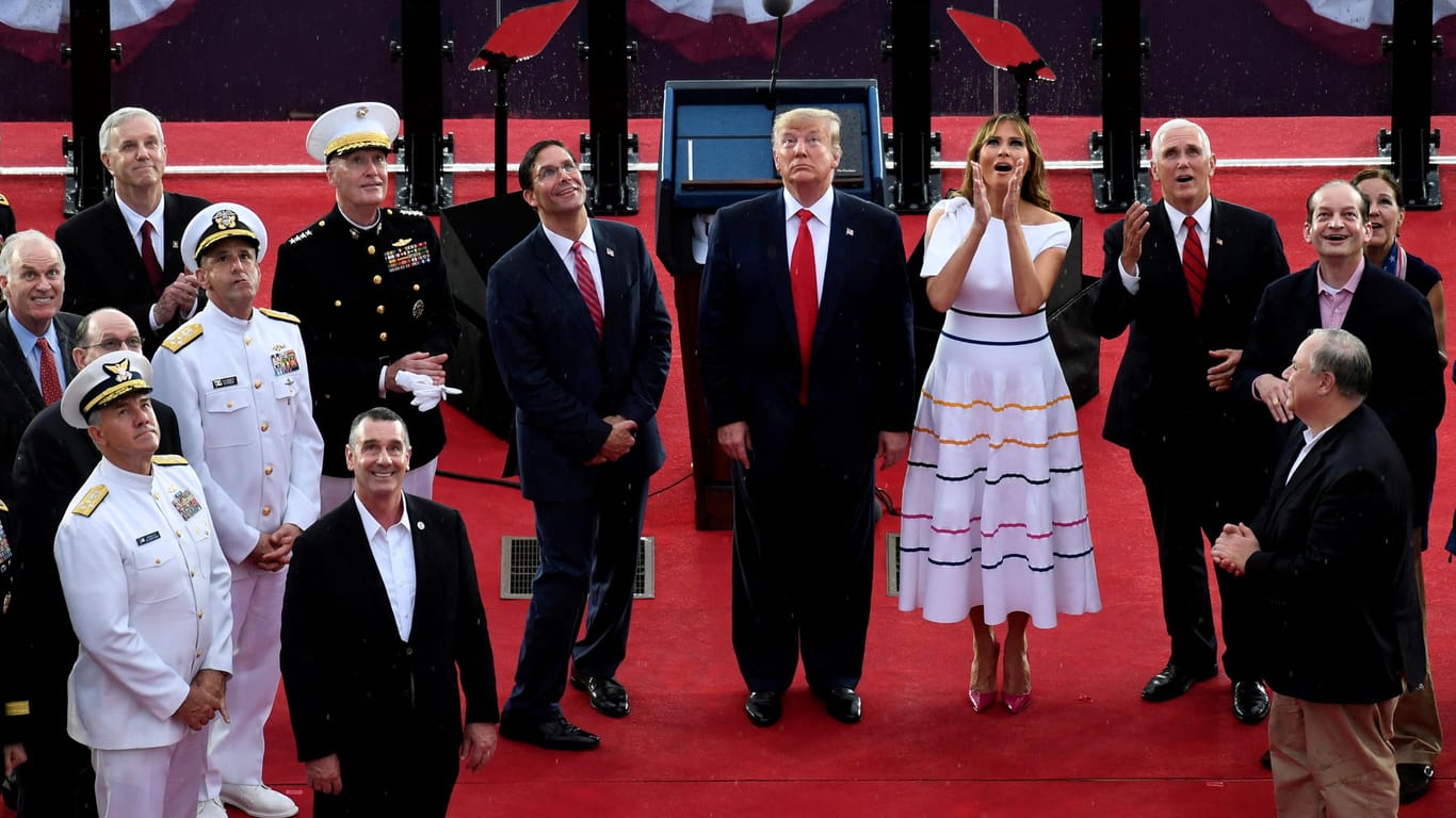 Trump und Generäle bei der Unabhängigkeitsfeier: Er wollte ein bestimmtes Bild - und er bekam es