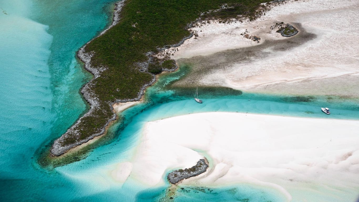 Eine Insel auf den Bahamas (Symbolfoto): Alle Insassen des Hubschraubers sind ums Leben gekommen.