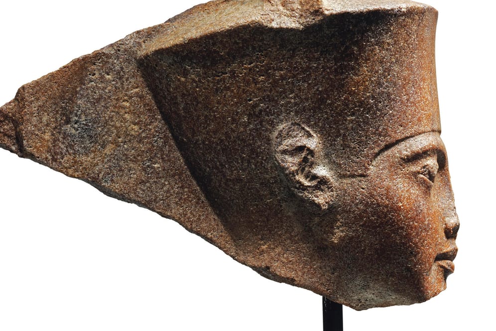 Die Steinskulptur, die Pharao Tutanchamun ähneln soll: Laut der ägyptischen Regierung wurde die Statue in den 1970er Jahren aus einem Tempel gestohlen.