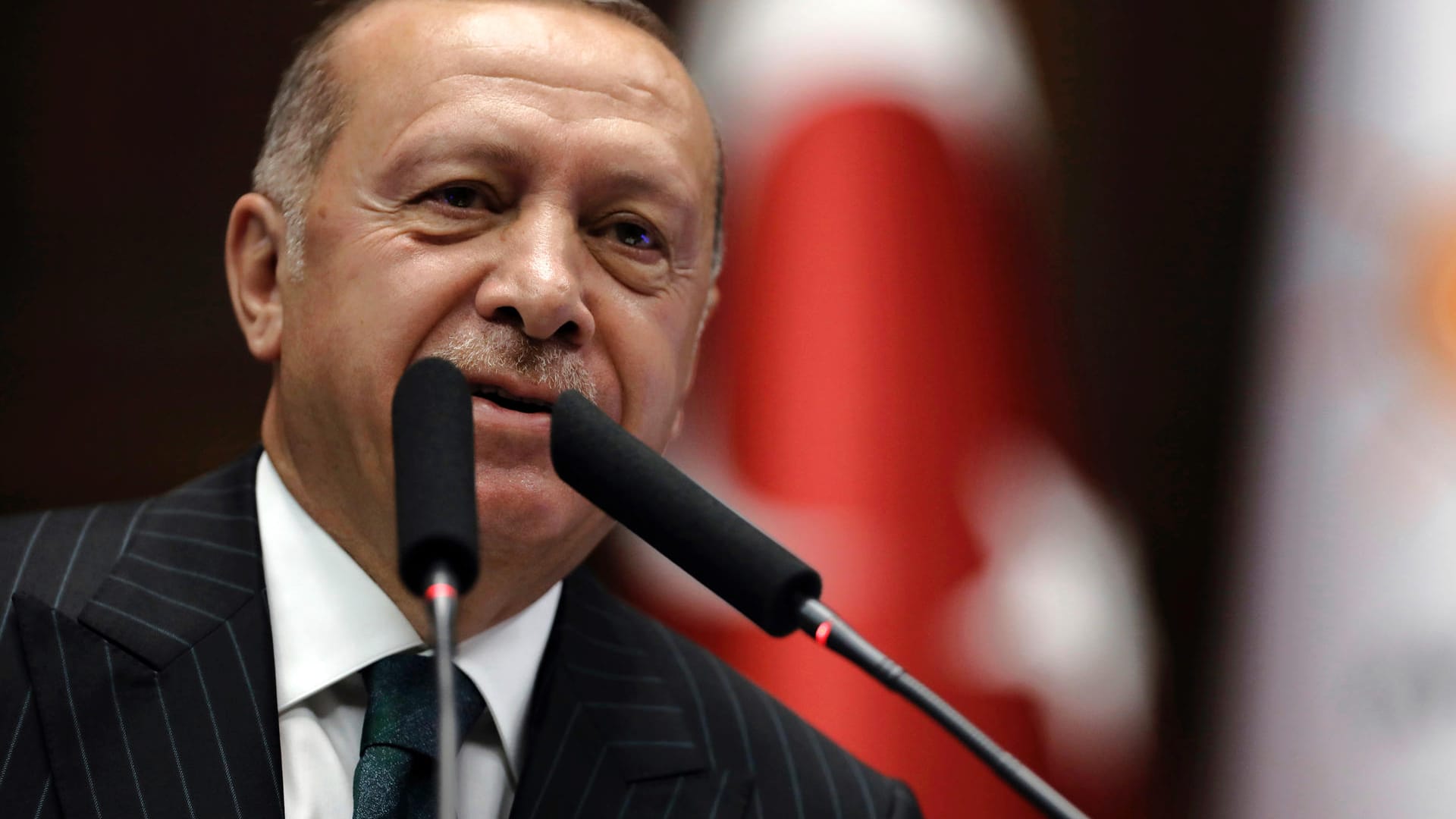 Recep Tayyip Erdogan: Der türkische Präsident widersetzt sich der Mahnung aus den USA – und glaubt nicht, dass diese die Sanktionen wirklich einsetzen. (Archivbild) Recep Tayyip Erdogan: Der türkische Präsident widersetzt sich der Mahnung aus den USA – und glaubt nicht, dass diese die Sanktionen wirklich einsetzen. (Archivbild)