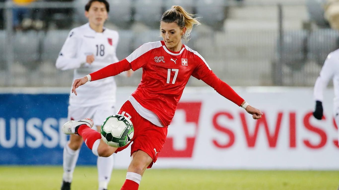 Florijana Ismaili bei einem Länderspiel im November 2017: Die Schweizer Nationalspielerin wurde 24 Jahre alt.