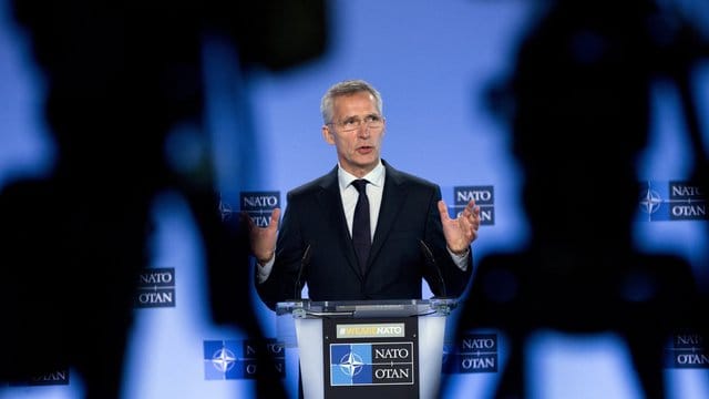 Generalsekretär Jens Stoltenberg spricht auf dem Nato-Russland-Treffen in Brüssel. Generalsekretär Jens Stoltenberg spricht auf dem Nato-Russland-Treffen in Brüssel.