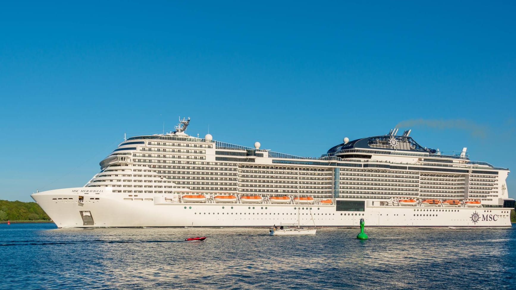 Die MSC Meraviglia: Eine Frau ist auf einer Tour von Bord gefallen. Medienberichten zufolge starb sie trotz Rettung.