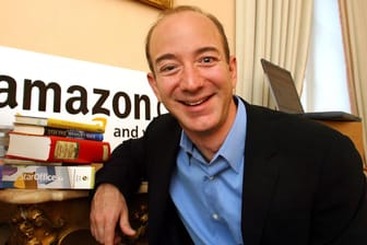 Konzerngründer Jeff Bezos im Jahr 2002: Damals war Amazon gerade acht Jahre alt.