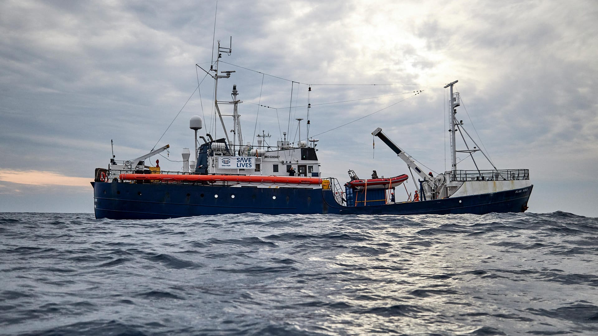 "Alan Kurdi": Das deutsche Schiff hat zahlreiche Gerettete an Bord (Archivbild).