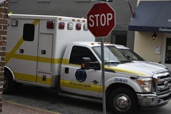 Ein Krankenwagen in den USA: In Chicago ist ein Mann versehentlich für tot erklärt worden.