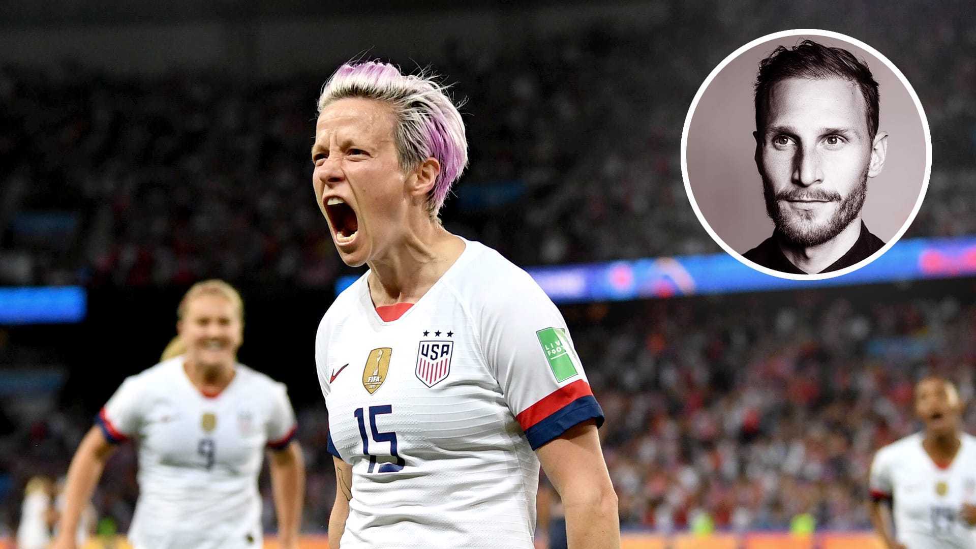 Stärkt Megan Rapinoe (m.) den Rücken: Benedikt Höwedes.